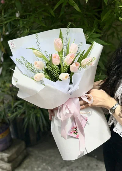 bó hoa tulip tình nồng