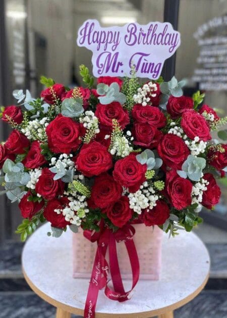 giỏ hoa hồng đỏ rực