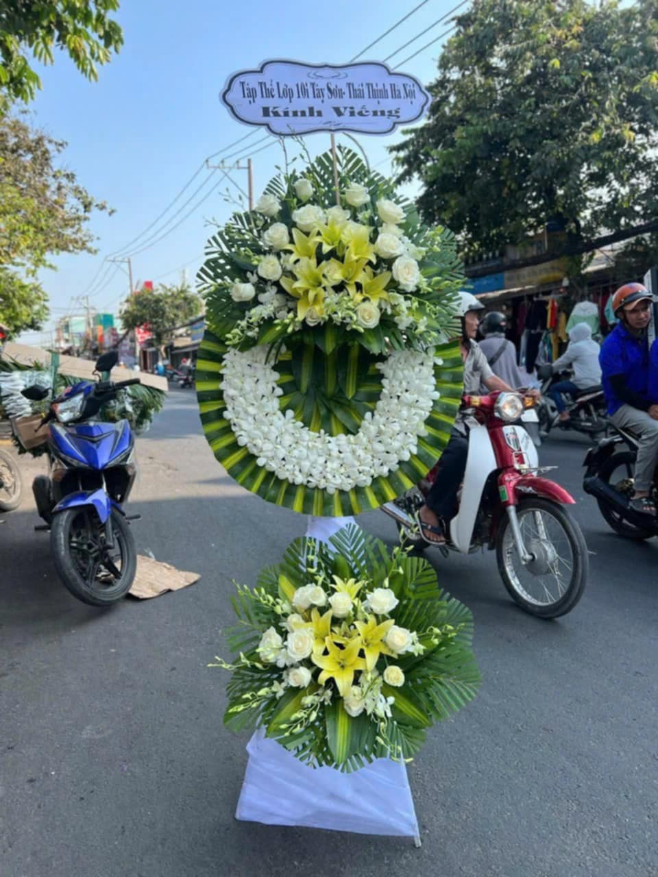 Vòng Hoa Viếng Đám Tang - tl030 1 hoa viếng đám tang