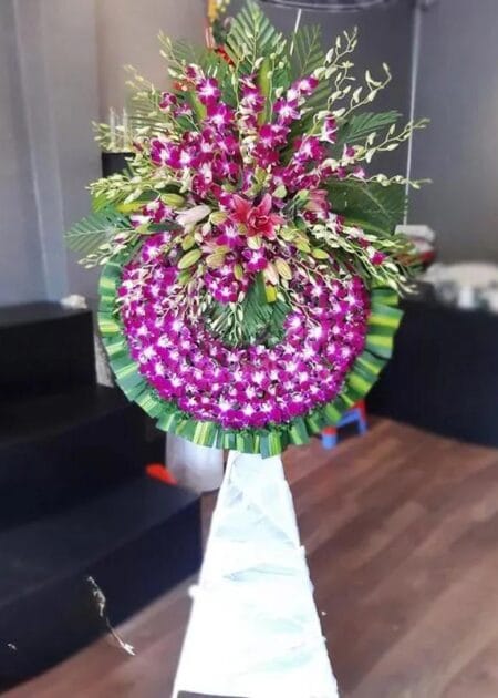 kệ hoa chia buồn hoa lan tím