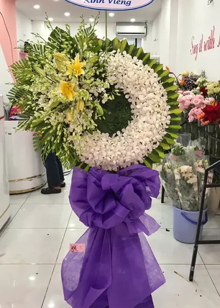 kệ hoa chia buồn hoa lan trắng