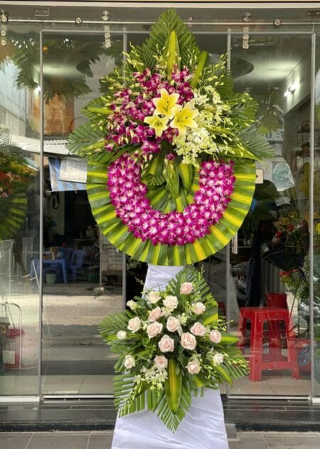 kệ hoa viếng tang lễ màu tím