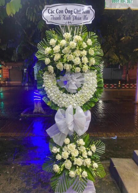 vòng hoa kính viếng