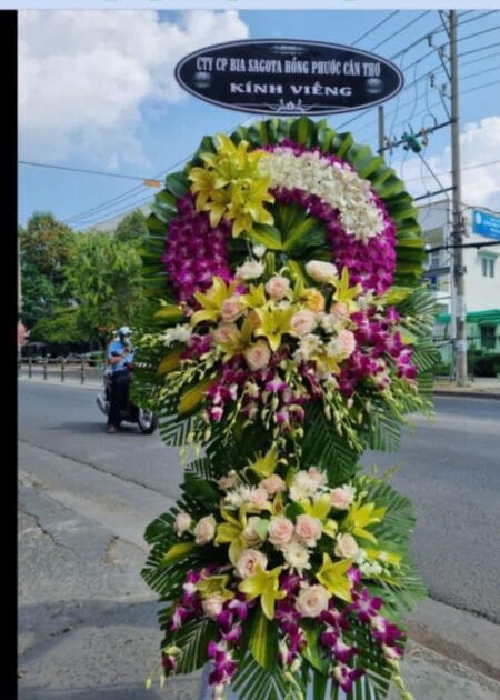 vòng hoa kính viếng tang lễ