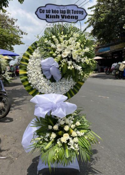 vòng hoa viếng chia buồn