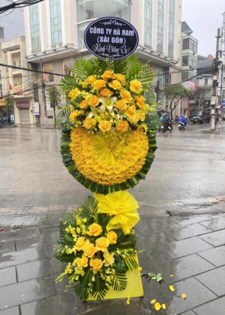 vòng hoa viếng màu vàng