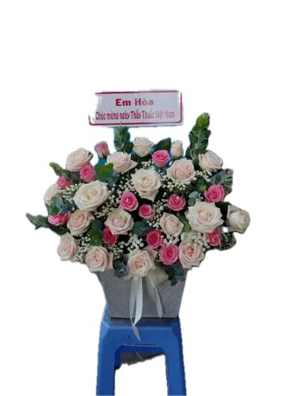 giỏ hoa hồng đậm trắng cực xinh