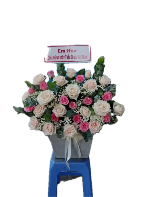 giỏ hoa hồng đậm trắng cực xinh