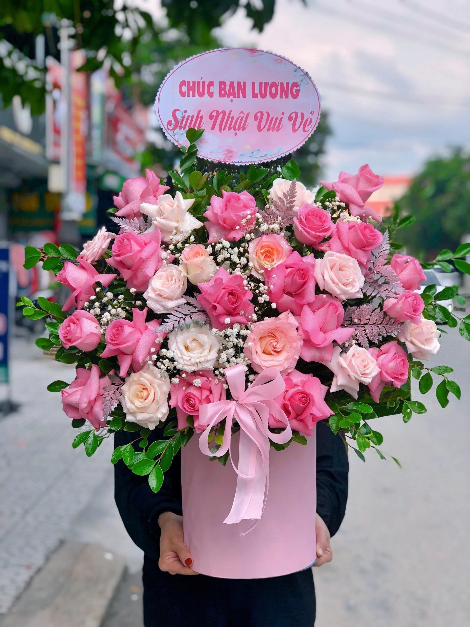 Giỏ Hoa “Hồng Ngọt Ngào”-DVGH054 1 giỏ hoa hồng ngọt ngào
