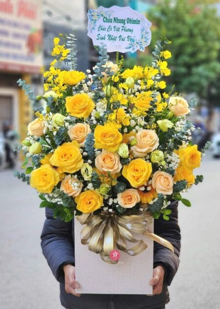 giỏ hoa hồng vàng cam rực cháy