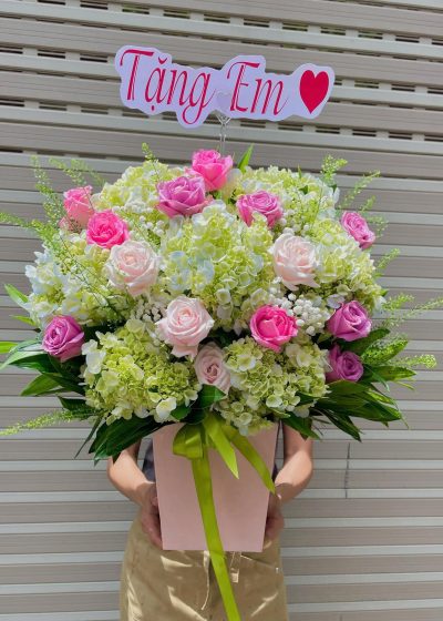 Giỏ hoa tươi mix màu cực chât