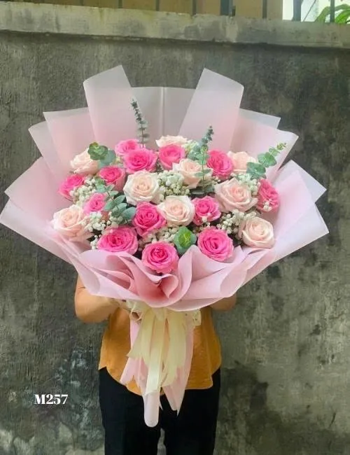 Bó Hoa Hồng Pastel Hồng Kem Phối Lá Bạc – Hb1089 1 Bó Hoa Hồng Pastel Hồng Kem Phối Lá Bạc