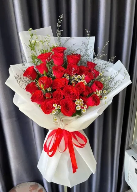 bó hoa hồng đỏ cúc họa mi