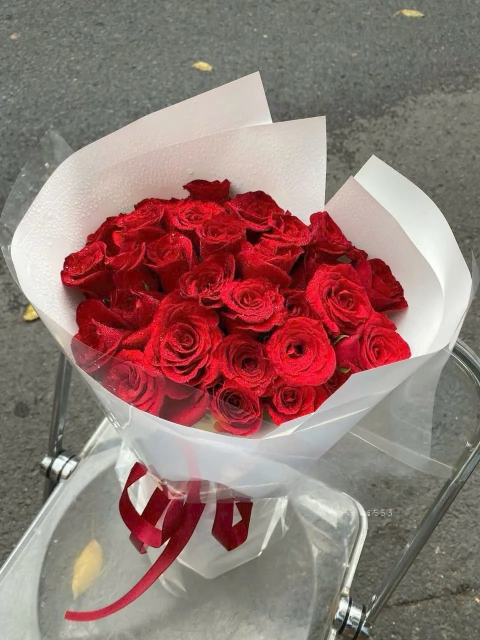 Bó Hoa Hồng Đỏ Sương Sớm - Hb1056 1 Bó Hoa Hồng Đỏ Sương Sớm
