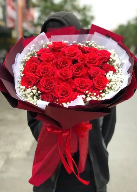 bó hoa hồng đỏ tặng người yêu