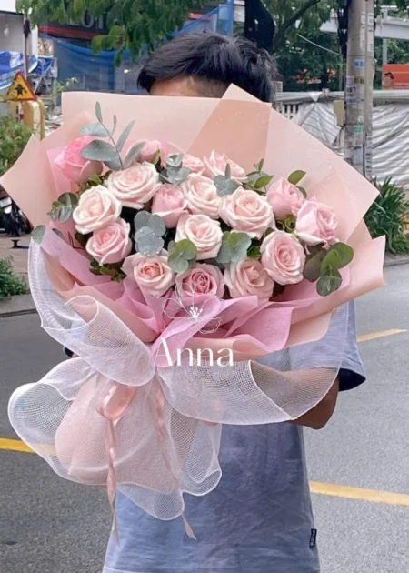 Bó Hoa Hồng Phấn Lưới Trắng Bồng Bềnh