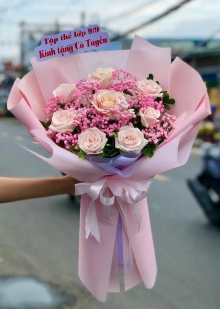 bó hoa tặng cô giáo hồng kem baby hồng