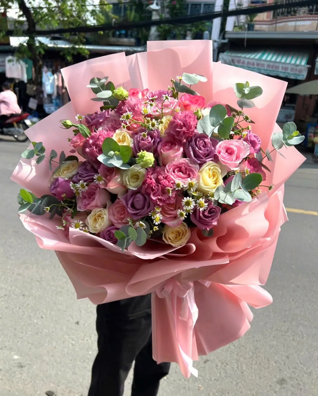 Bó Hoa Mix Hồng Cát Tường Cúc Họa Mi Vườn Xuân Rộn Rã - Hb1062 1 bó hoa mix hồng cát tường cúc họa mi