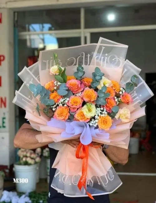 Bó Hoa Hồng Cam Phối Lá Bạc Tặng Sinh Nhật – Tươi Tắn Rạng Rỡ - Hb1093 1 hoa hồng cam phối lá bạc
