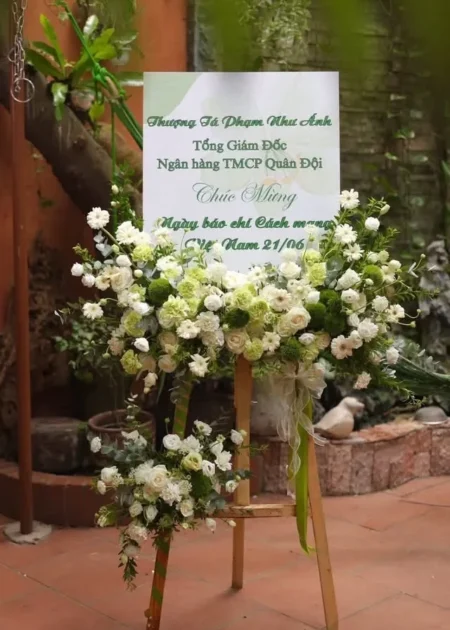 kệ hoa giá vẽ trắng xanh Thanh Âm Tri Ân