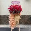 kệ hoa hồng đỏ giấy cam đào Nồng Nhiệt Khai Vận