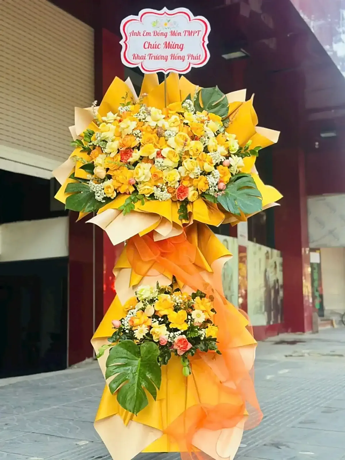Kệ Hoa Hồng Vàng Voan Cam – Đồng Môn Rạng Rỡ – DVKT314 6 kệ hoa hồng vàng voan cam Đồng Môn Rạng Rỡ