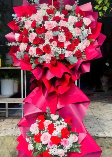 lẵng hoa chúc mừng vững bước tương lai